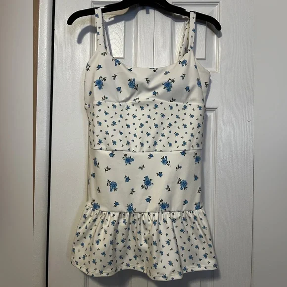 Altar’d State active dress - Picture 2 of 12